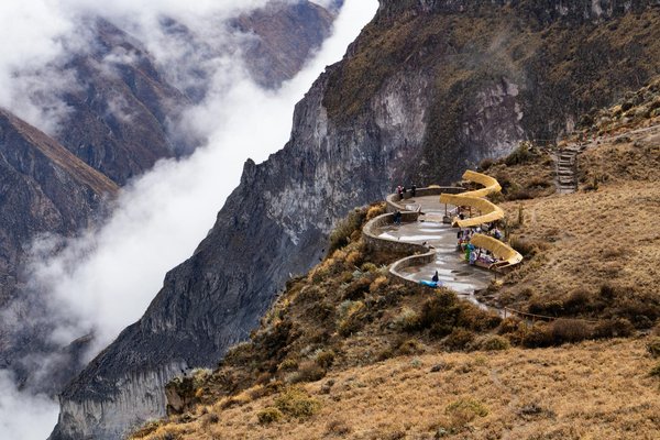 Discover manchester"s rich industrial legacy: must-visit affordable gems for explorers!